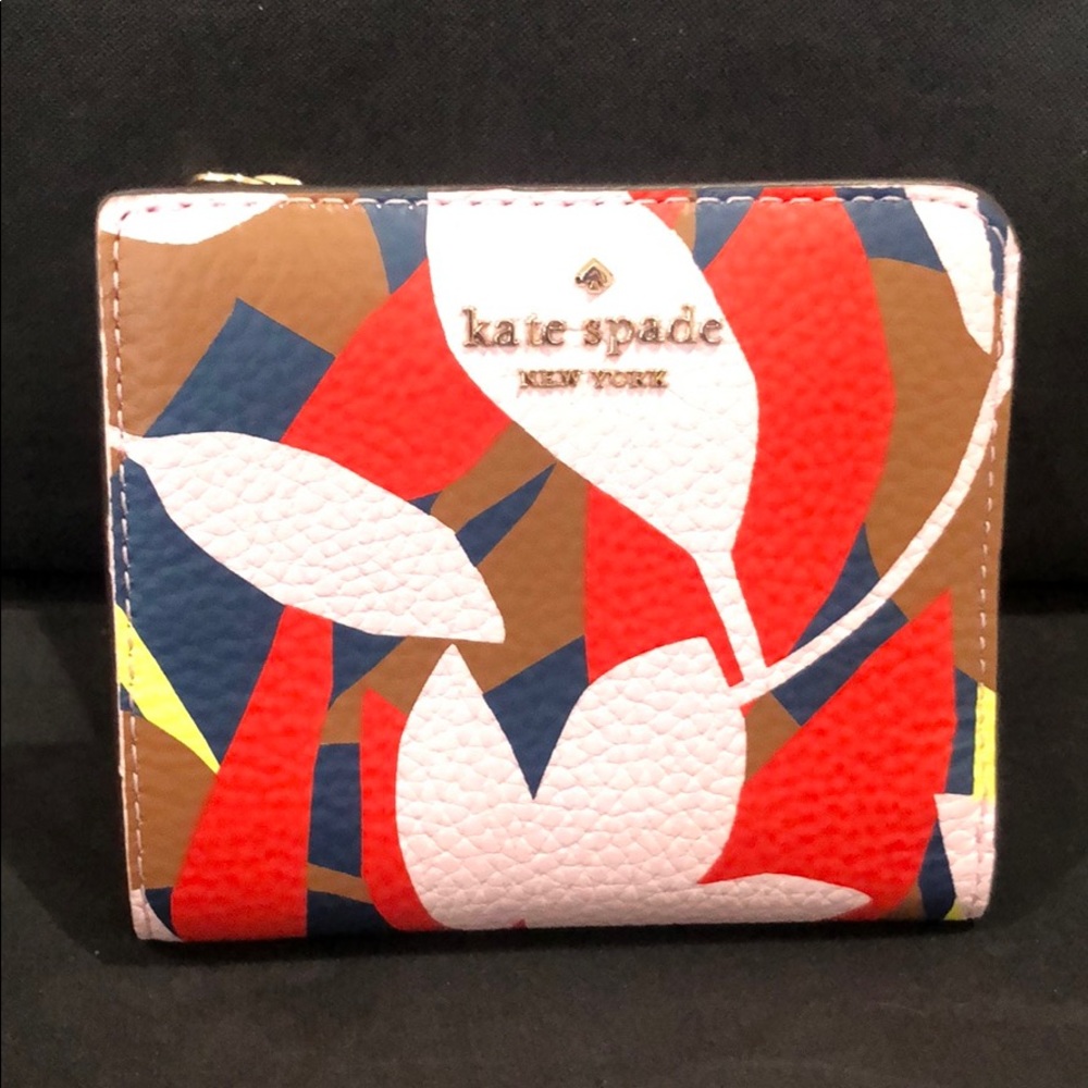 NWT Kate Spade Jackson Floral Toss L-Zip Bifold